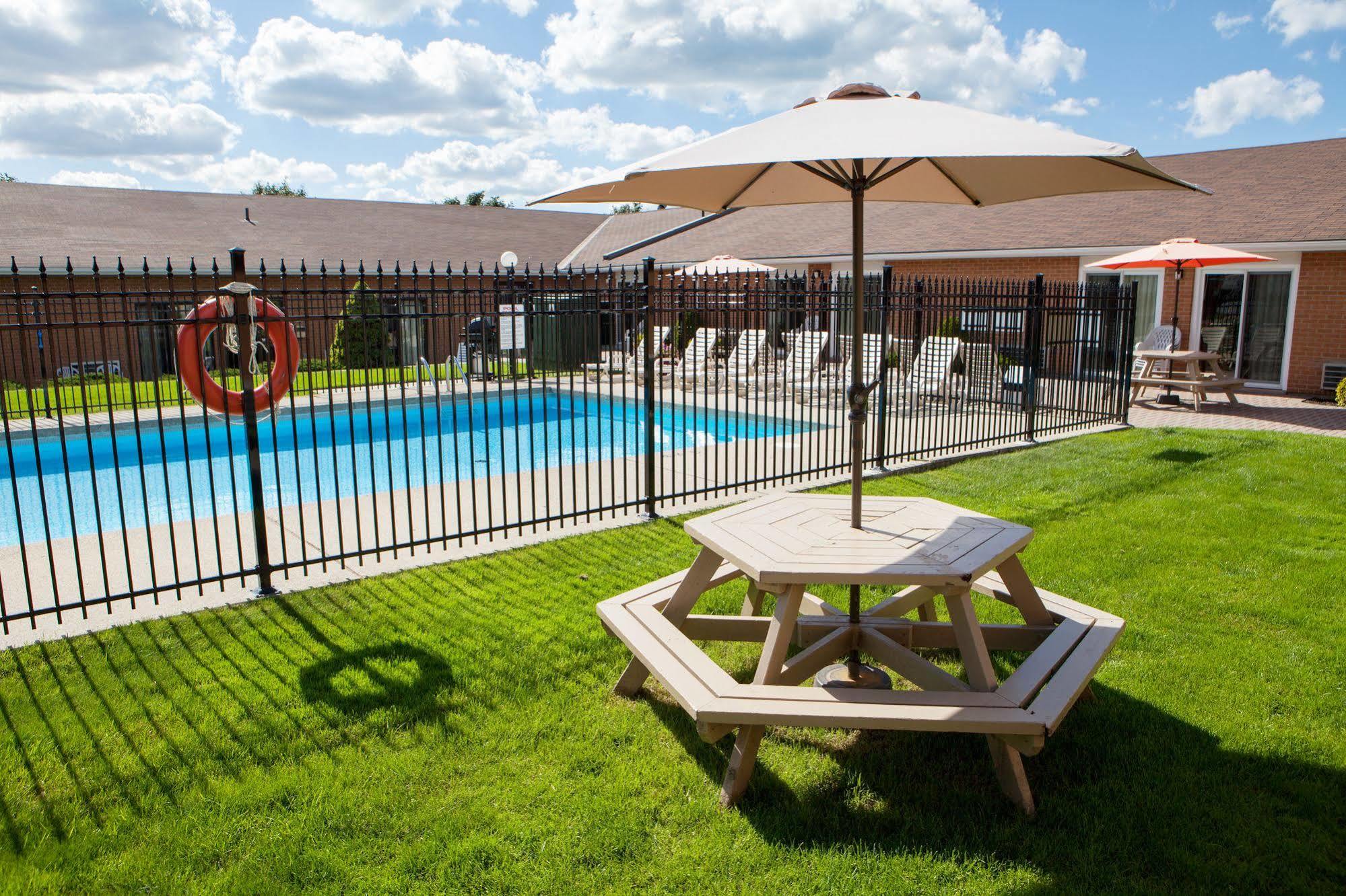 Super 8 By Wyndham Port Elgin Hotel Luaran gambar